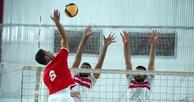 الأهلى أمام الزمالك فى انطلاق بلاى أوف كأس الطائرة