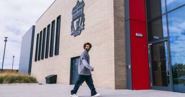 رياضة – محمد صلاح يظهر بجوار شعار ليفربول والجماهير السعودية ترد: تعال يا شيخ