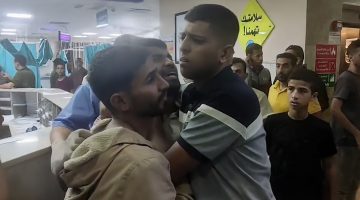 شاهد.. انهيار مسعف فلسطيني فوجئ بوالده بين الشهداء | البرامج – البوكس نيوز