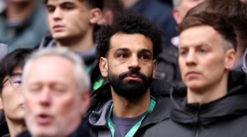 رياضة – محمد صلاح يتوج باللقب الثامن مع ليفربول ويحتفل بالكأس بدون ميدالية.. فيديو