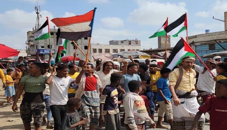 لحج : فعالية شعبية حاشدة تضامنا مع الشعب الفلسطيني في غزة وتديدا بالعدون الصهيونية