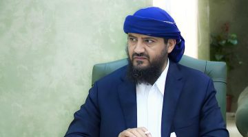 عضو مجلس القيادة “المحرّمي” يُعزَّي محافظ لحج بوفاة نجله “شايع