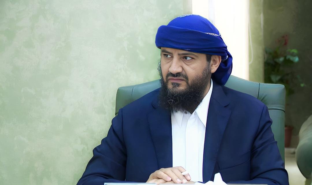 عضو مجلس القيادة “المحرّمي” يُعزَّي محافظ لحج بوفاة نجله “شايع