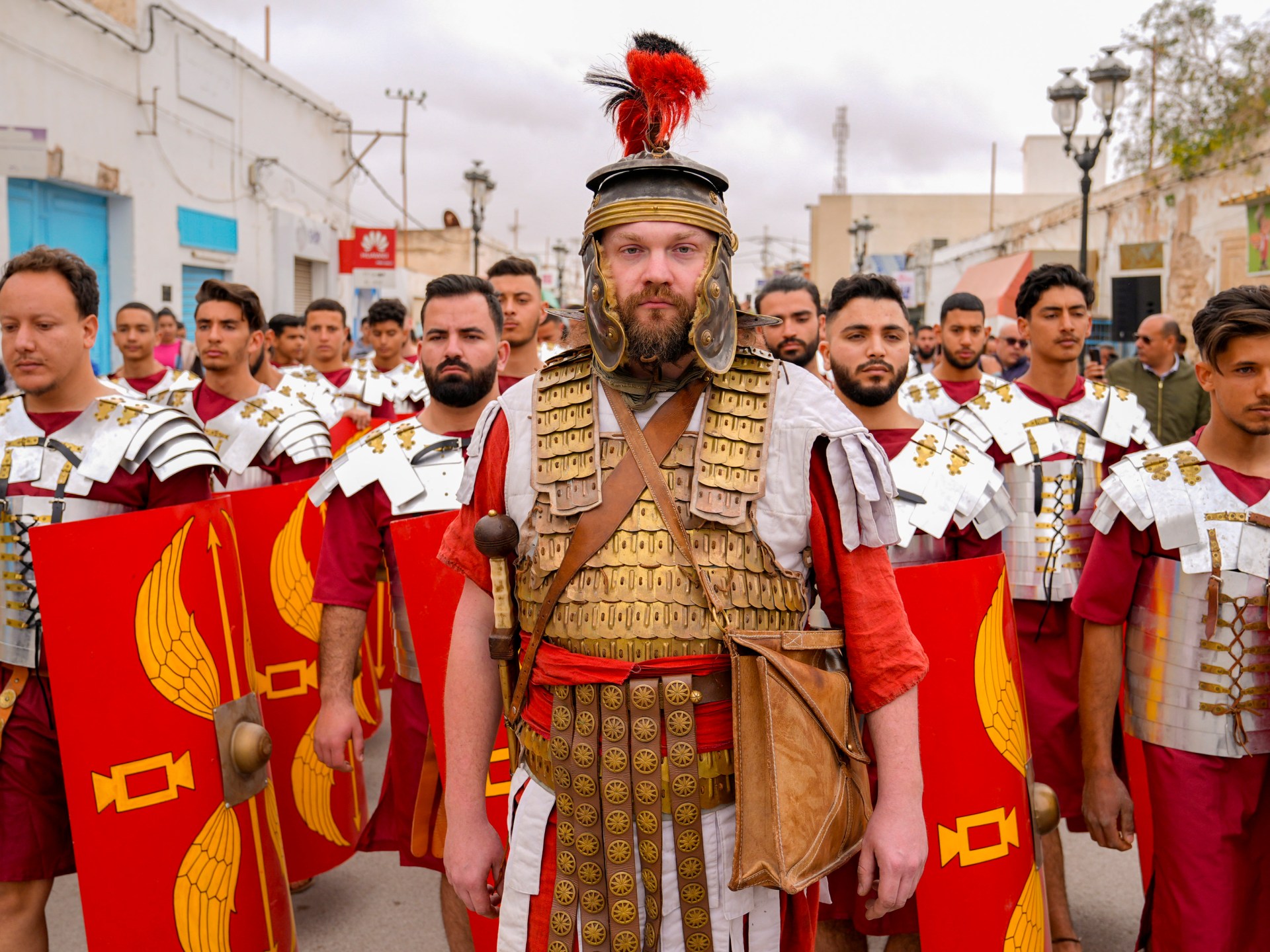 في مهرجان الجم.. جنود رومان يظهرون مجددا في شوارع تونسية | أسلوب حياة – البوكس نيوز