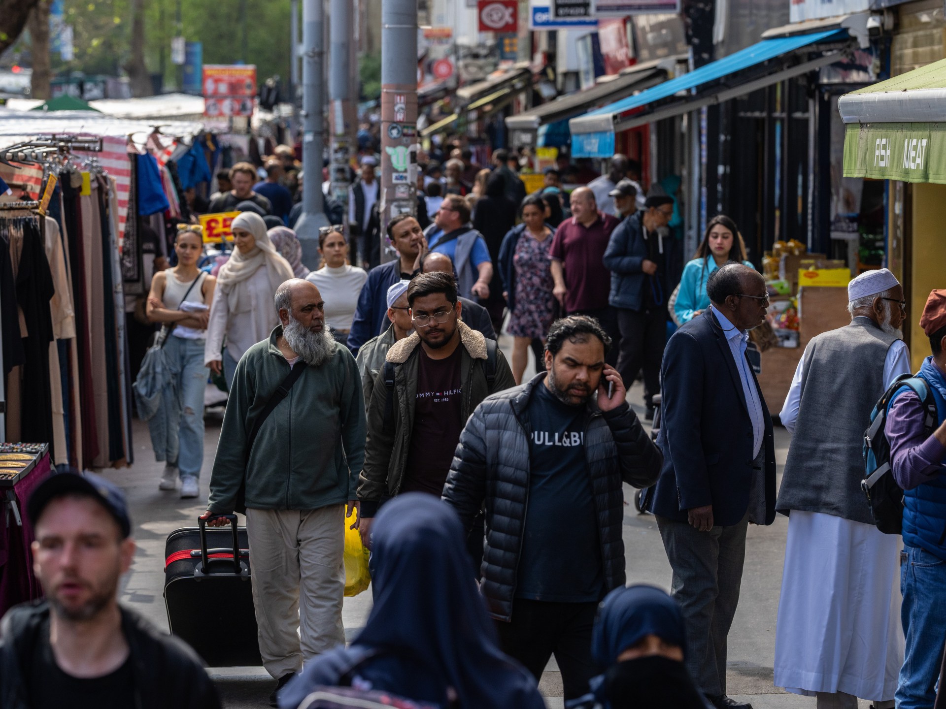 بريطانيا تشهد تراجعا في الهجرة عام 2023 مقارنة بعام 2022 | أخبار – البوكس نيوز