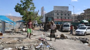 “خور المكلا”.. أعمال صيانة وتأهيل وفقًا للمواصفات الفنية