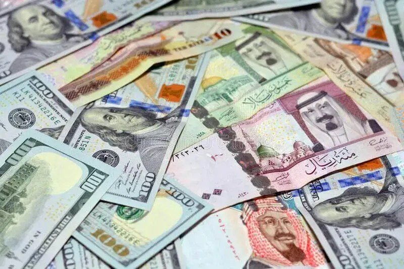 سعر الدولار الأمريكي في العاصمة عدن وحضرموت اليوم الأحد 12 – 5 – 2024