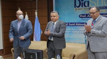 رئيس جامعة السويس يفتتح المؤتمر السنوي الثالث لكلية الطب