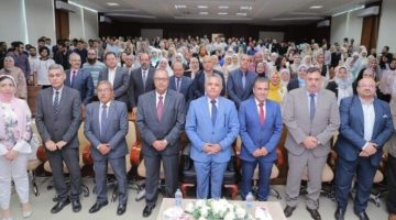 رئيس جامعة السويس يفتتح المؤتمر الطلابي الثاني لكلية الطب