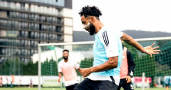 رياضة – لاعب أهلي جدة يشارك فى السوبر السعودي مرتديا القناع