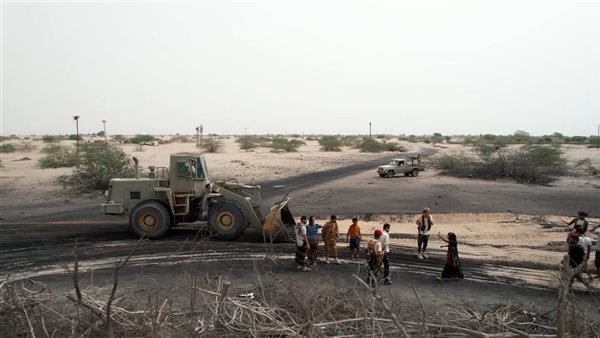 المحرّمي يوجّه بحملة لمنع إحراق الإطارات في محيط الطاقة الشمسية بعدن “تقرير”