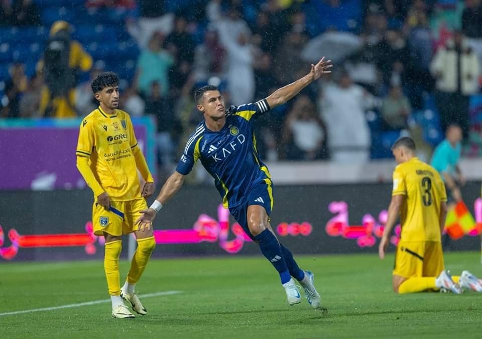 النصر يعبر التعاون ويضرب موعدا ناريا مع الهلال في نهائي السوبر السعودي