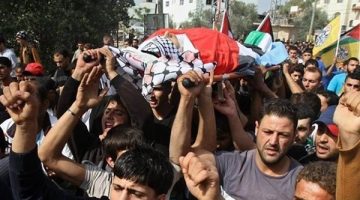 استشهاد 10 فلسطينيين إثر قصف الاحتلال الإسرائيلي لمنزل في مخيم النصيرات وسط قطاع غزة